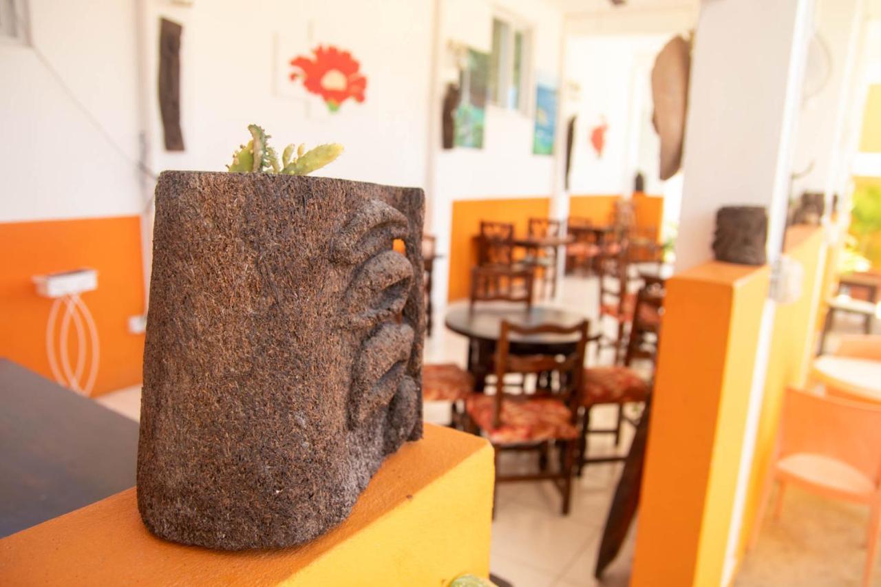 St. James Guesthouse Розо Екстериор снимка