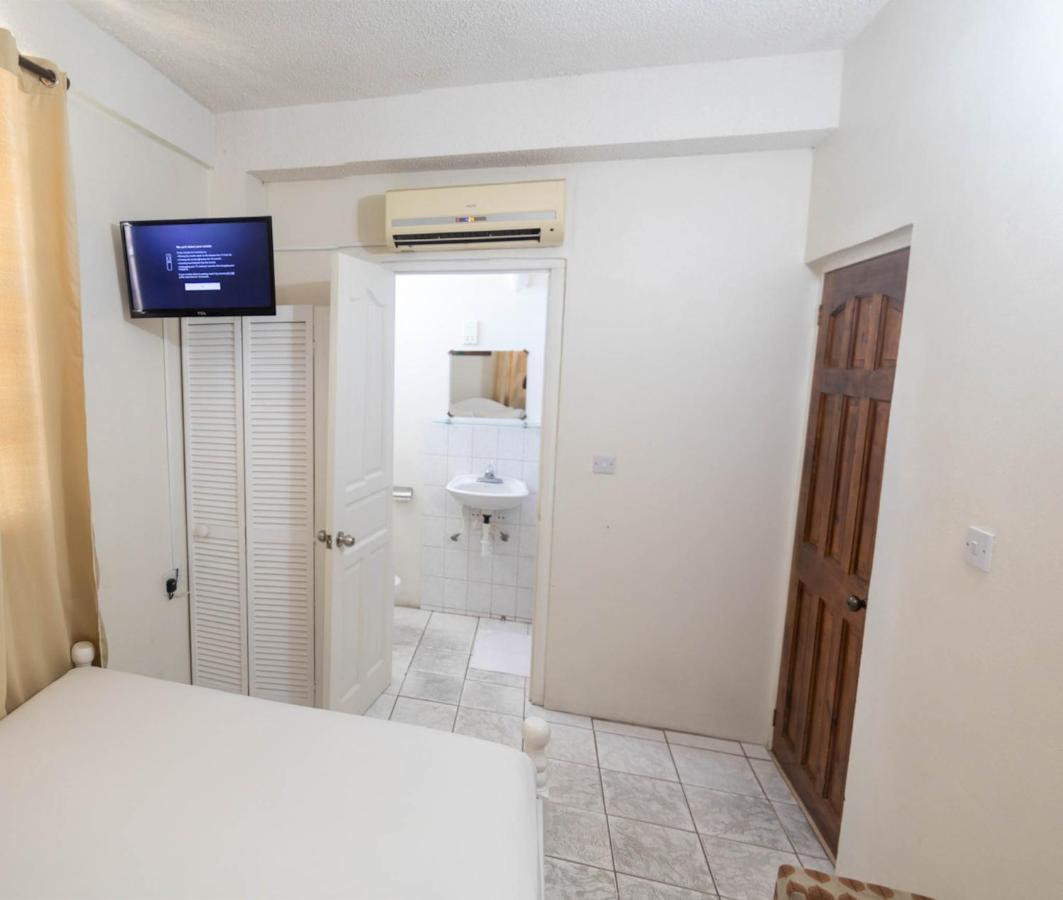 St. James Guesthouse Розо Екстериор снимка