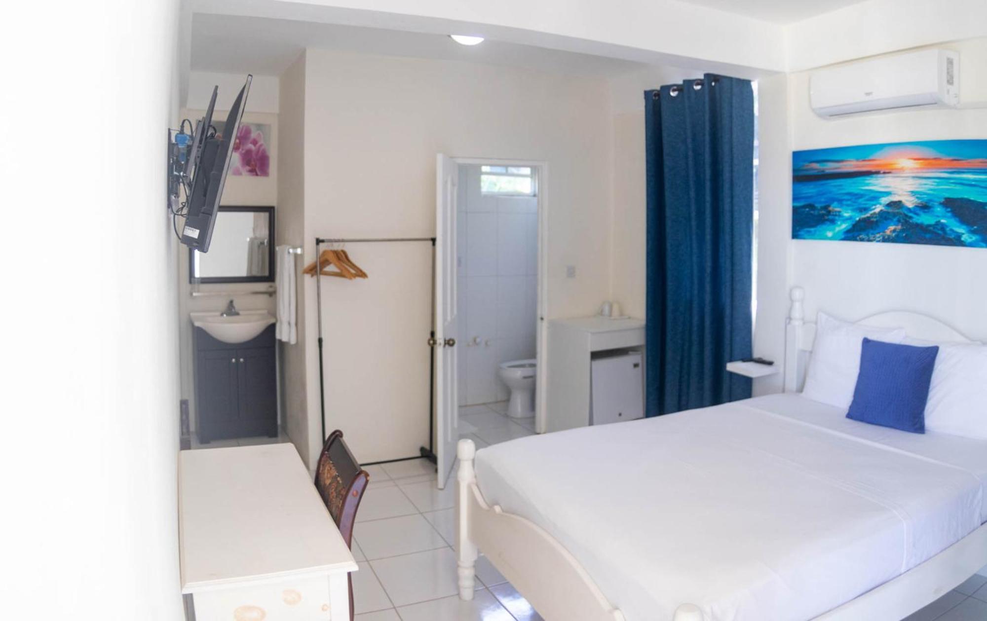 St. James Guesthouse Розо Екстериор снимка