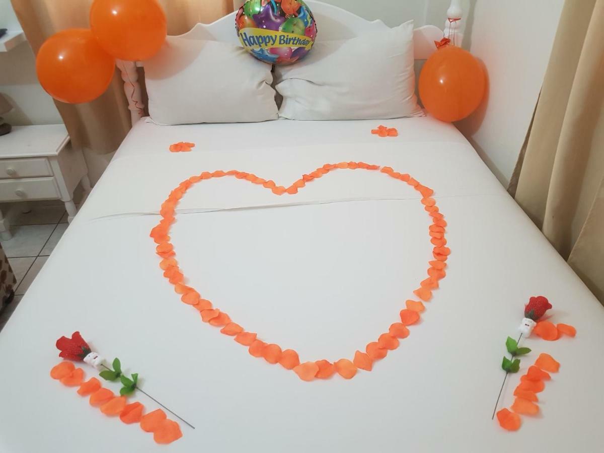 St. James Guesthouse Розо Екстериор снимка